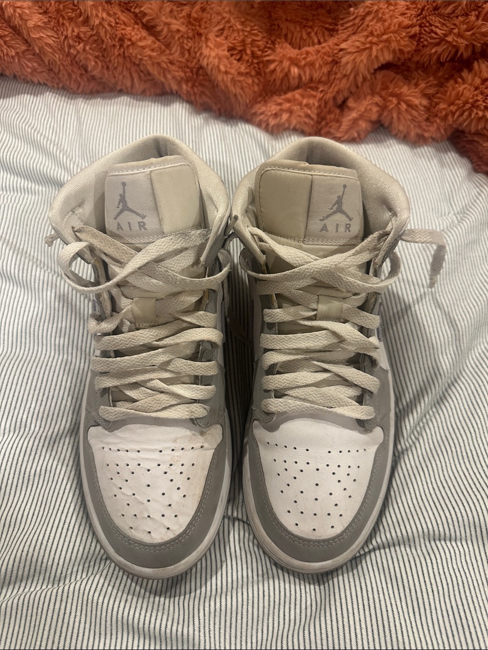 Nike High-Top Sneakers in White and Light Gray